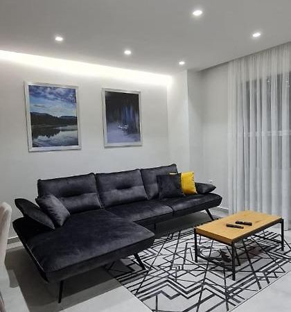Luxurious Apartament Appartamento Sarandë Esterno foto
