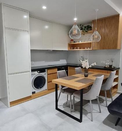 Luxurious Apartament Appartamento Sarandë Esterno foto