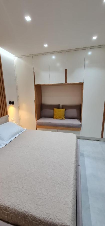 Luxurious Apartament Appartamento Sarandë Esterno foto